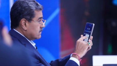 Venezuela'da Devlet Başkanı Maduro canlı yayında Whatsapp'ı sildi,  iki uygulama önerdi!