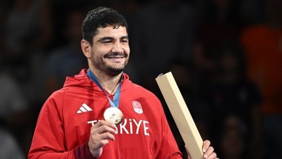 Taha Akgül veda etti