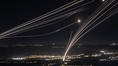 İsrail'e katyuşa füzesi yağmuru. Sirenler çalıyor