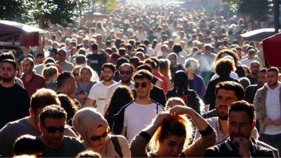 AK Parti gençlere danıştı: Çözülmesi gereken en önemli sorun nedir? Bakın ne sonuç çıktı