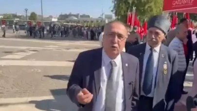 Zafer Bayramı'nda gazileri öfkelendiren görüntü: "Atatürk yerine bu neyin nesi!"