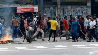 Bangladeş'te protesto: Ölenlerin sayısı 93'e yükseldi!