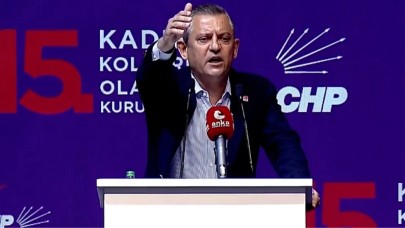 CHP Lideri Özel,  salondan gelen sesleri duyunca erkekleri dışarı attırdı