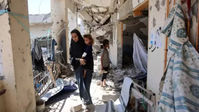 İsrail Filistin'de  iki okulu vurdu: 15 ölü,  30 yaralı