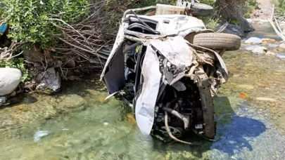 Kamyonet uçuruma yuvarlandı: Mücahit Baytok ve  Abdullah Ayaz öldü,  1 yaralı