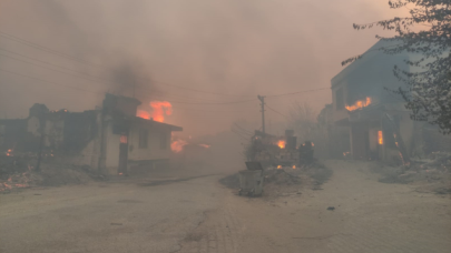 3 ilde orman yangını:  Bir köy 10 dakika içerinde tamamen küle döndü!