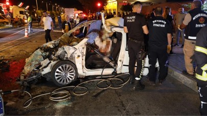 Nevşehir'de otomobil tıra çarptı: Arda Çölyen ve Ayberk Çölyen öldü