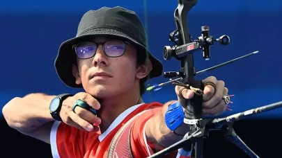 Mete Gazoz'dan müthiş dönüş. Olimpiyatta çeyrek finalde