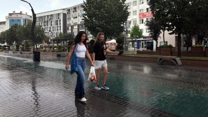 Meteorolojiden 12 il için gök gürültülü sağanak uyarısı