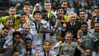 Mbappe ilk maçında gol attı Real Madrid kupayı kaptı. Flaş Arda Güler detayı