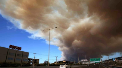 Yunanistan alevler içinde kaldı:  40 ayrı yangın başkent sınırında!