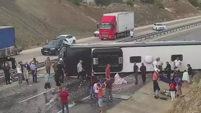 Antalya'da yolcu otobüsü devrildi: Çok sayıda yaralı!