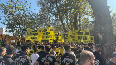 Taraftarlar sokağa indi! 'Ali Koç istifa'