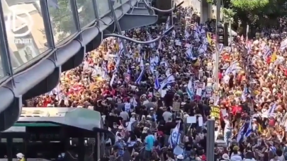 İsrail’de büyük çalkantı: Netanyahu’ya karşı binlerce  kişi sokaklarda!