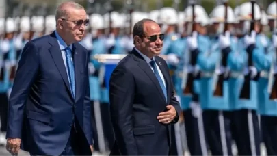 Sisi'nin Türk askerini selamlama şekli karşılamaya damga vurdu!