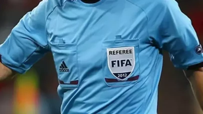 UEFA hakemleri yol tabelası çalma skandalı nedeniyle futboldan men edildi