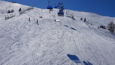 Tatilcilerin beklediği haber: Uludağ'a ilk kar düştü!