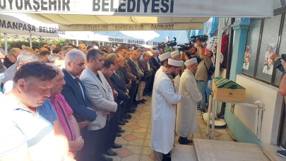 Minik Sıla'ya acı veda: Tabut teyzesine teslim edildi