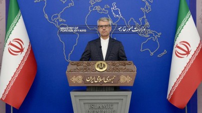 İran,  İngiltere'nin tüm komplo suçlamalarını kabul etmedi