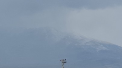 Bitlis'in yüksek kesimlerinde kar yağışı başladı