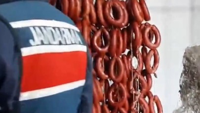 Gıda sahtekarlarına yönelik operasyon: 75 TL’ye sucuk yapıyorlardı