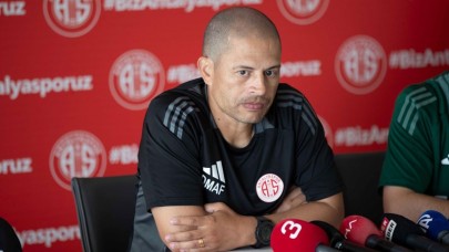 Alex de Souza,  Galatasaray maçında neye uğradığını şaşırdı