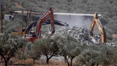 İsrail Ordusu,  Batı Şeria’da Filistinlilere Ait 5 Evi Yıktı