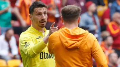 Kerem Aktürkoğlu'ndan Mert Hakan'a gönderme: "Kendilerine rol biçmesinler"