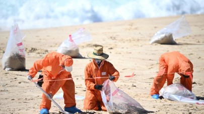 Avustralya sahillerinde vatandaş denize giremiyor: Zehirli petrol paniği!