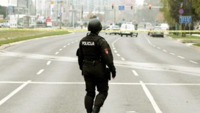 Bosna Hersek'te 14 yaşındaki çocuk polise bıçakla saldırdı