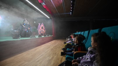 Osmangazi Gösteri Merkezi’nde ilk oyun sahnelendi