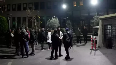 Kadıköy Belediyesi işçileri grev kararından vazgeçtiler!