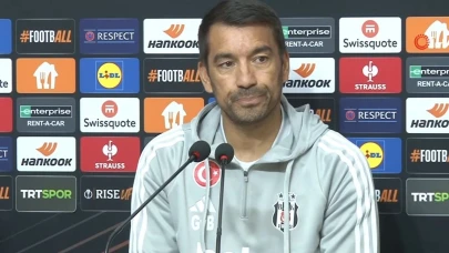 Giovanni van Bronckhorst,  futbolcularını canavara benzetti!
