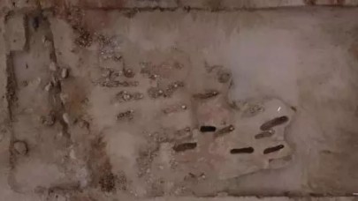 Kalpleri çıkarılarak kurban edilmiş 76 çocuk iskeleti bulundu