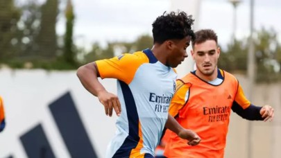 Real Madrid,  halı saha takımına tekrardan döndü