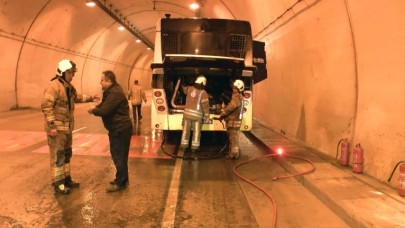 Dolmabahçe Tüneli'nde İETT otobüsü alev aldı