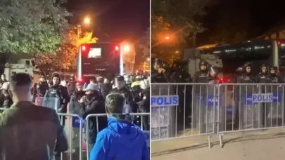 2 belediyeye atanan kayumlar ardından belediye önünde protestolar başladı!