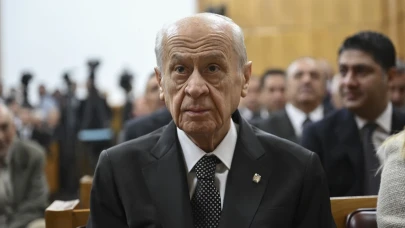 Bahçeli'den çarpıcı mesajlar: Dikkat çeken yüzük ve rozeti!