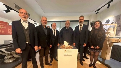 Diş Sağlığı Müzesi’nde Renkli Bir Etkinlik: “Diş Sağlığında Mizah ve Sanat” Sergisi