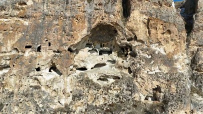 Erzurum’un Gizemli Hazinesi: Kırk Pencereli Mağaraları Büyüledi!