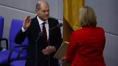 Almanya Federal Meclisi'nde güven oylaması: Scholz’un hükümeti için kritik gün!