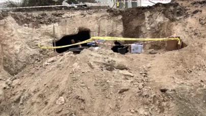 İnşaat kazısında tarihi kaya mezar odaları bulundu!