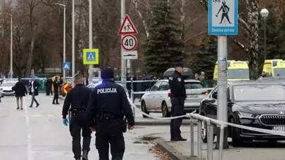 İlkokulda bıçaklı saldırı: 7 Yaşındaki çocuk hayatını kaybetti,  8 yaralı