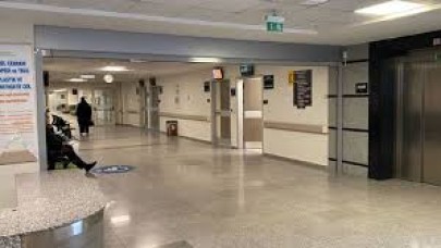 Kalp krizi şüphesi ile geldi,  sıra beklerken öldü!