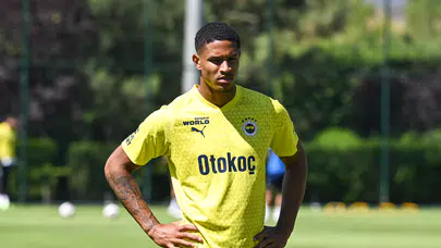 Fenerbahçe,  Jayden Oosterwolde'yi kadro dışı bırakacak!