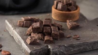 Uzmanlardan uyarı: Haftada beş porsiyon bitter çikolata yiyin!