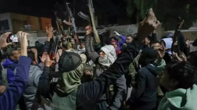 Rejim güçleri Humus'ta ayaklandı