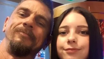 Sırt ağrısı şikayetiyle doktora giden genç kız,  gerçekle şok oldu!