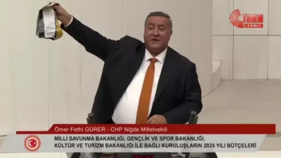 Meclis kürsüsünde patatesle protesto!