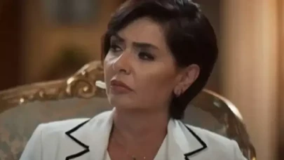 TSK'ya yönelik sözleri nedeniyle Özlem Gürses gözaltına alındı!